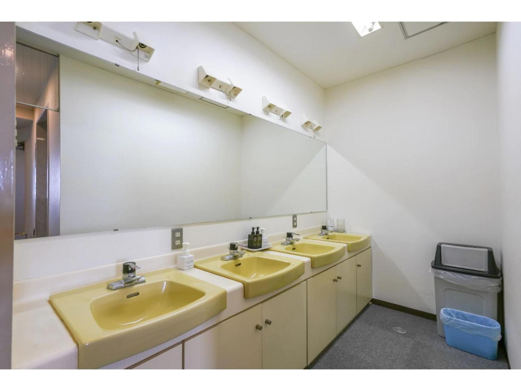 Male Only Capsule Inn Hamamatsucho - Vacation Stay 68799V Tokyo Eksteriør billede