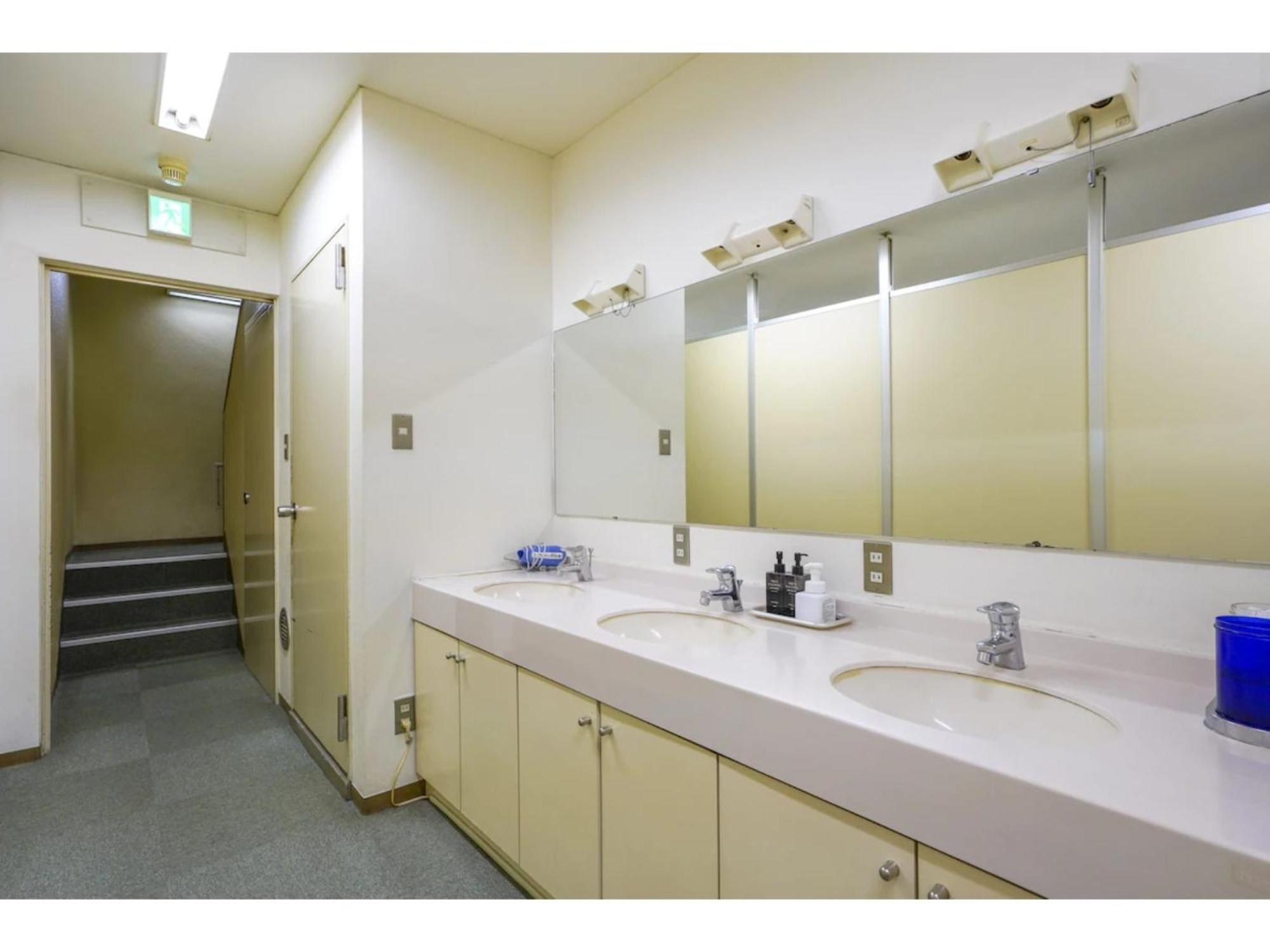 Male Only Capsule Inn Hamamatsucho - Vacation Stay 68799V Tokyo Eksteriør billede